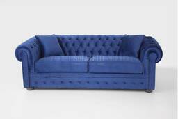 Divano mod. chesterfield - rivestimento in velluto azzurro  - colori a scelta